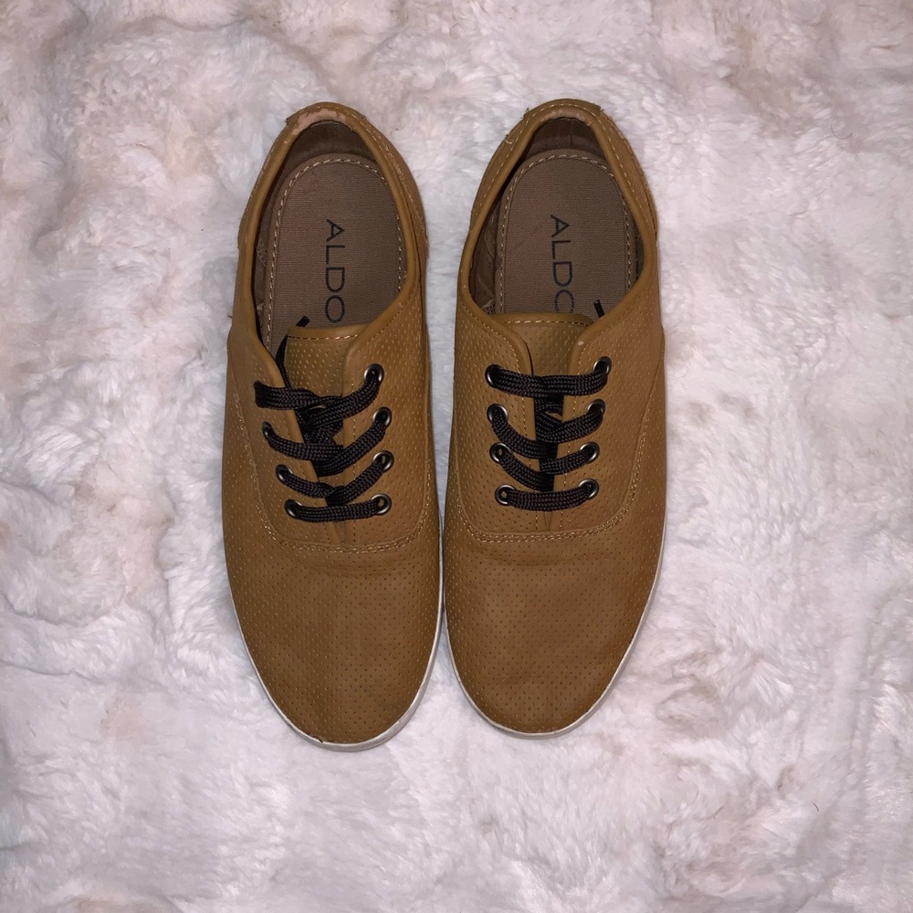 Men Shoes.